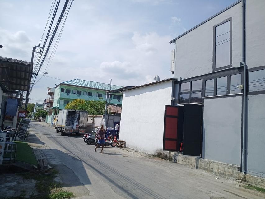 ที่ดินพร้อมสิ่งปลูกสร้าง ผังเมืองสีแดง 10
