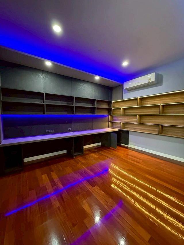 🏰✨ ขาย/เช่า คฤหาสน์หรูปลูกสร้างเอง (1 ไร่) พื้นที่ใช้สอยกว่า 750 ตร.ม. พร้อมสระว่ายน้ำส่วนตัว บิ้วอินหรูทั้งหลัง ใกล้รถไฟฟ้าสายสีชมพู! 11