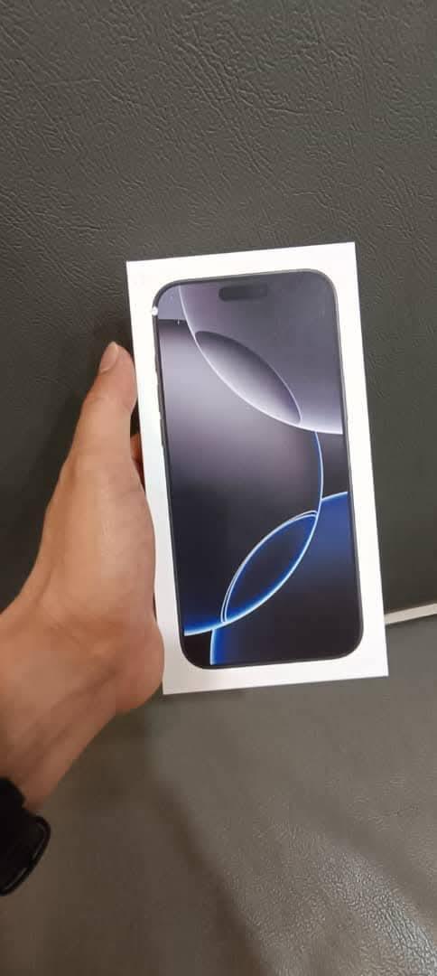 ขายมือถือ iPhone 16 Pro Max มือ 1 2