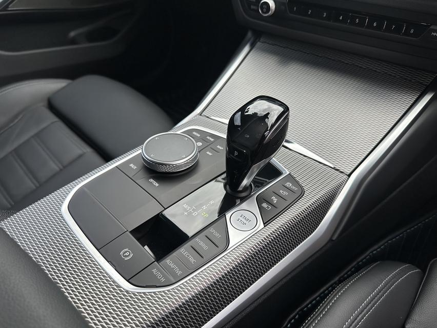 BMW 330e M Sport 11