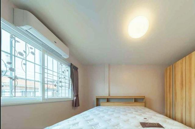 ตลาดบางใหญ่ 2.4 กม. ถ.กาญจนาภิเษก หรูมหากาพย์ MRT คลองบางไผ่ 1.4 กม.ให้เช่าทาวน์เฮ้าส์ 2 ชั้น รร.กสิณธร 20 ตร.วา.160 ตร. 7