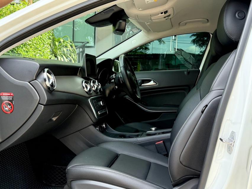 2019 BENZ GLA 200 FACELIFT รถออกศูนย์ BENZ THAILAND รถวิ่งน้อยเพียง 7X,XXX กม รถไม่มีอุบัติเหตุครับ 13