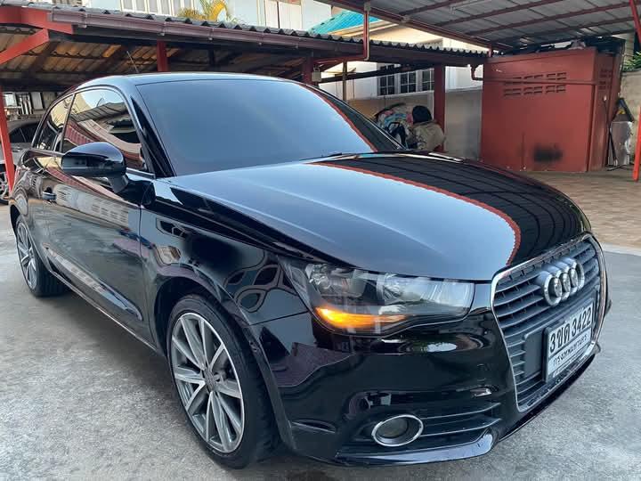 Audi A1สีดำ