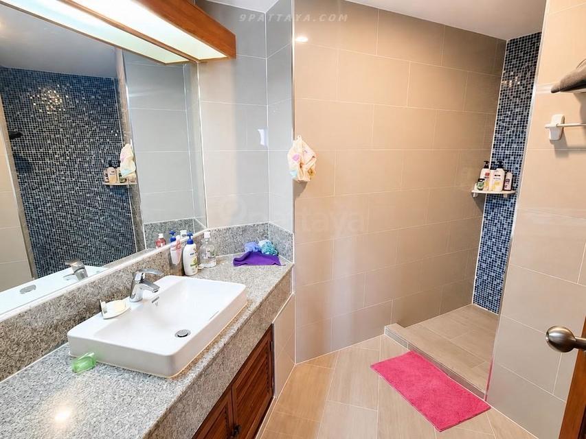 For Rent — Large Beachfront Condo at Goldensand Beachside Condominium, Pattaya 210sqm 3 bedrooms 3 bathrooms on 16th floor 10