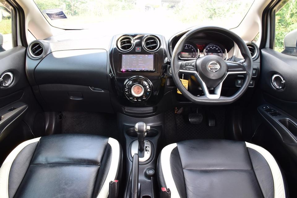 ตัวท็อปรถบ้านมือเดียว ฟรีดาวน์ NISSAN NOTE 1.2VLปี17 เกียร์ออโต้ พุตสต๊าท กุญแจคีเรท 2ชุดเบาะหนังแท้แอร์จอ ขับดีมากประหยัดน้ำมัน กล้อง360โทร0957401229 รูปที่ 6