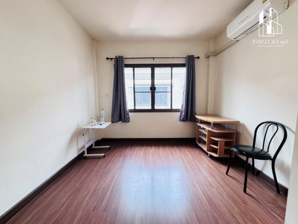 ทาวน์เฮ้าส์ใน หมู่บ้านทิพย์พิมาน 14