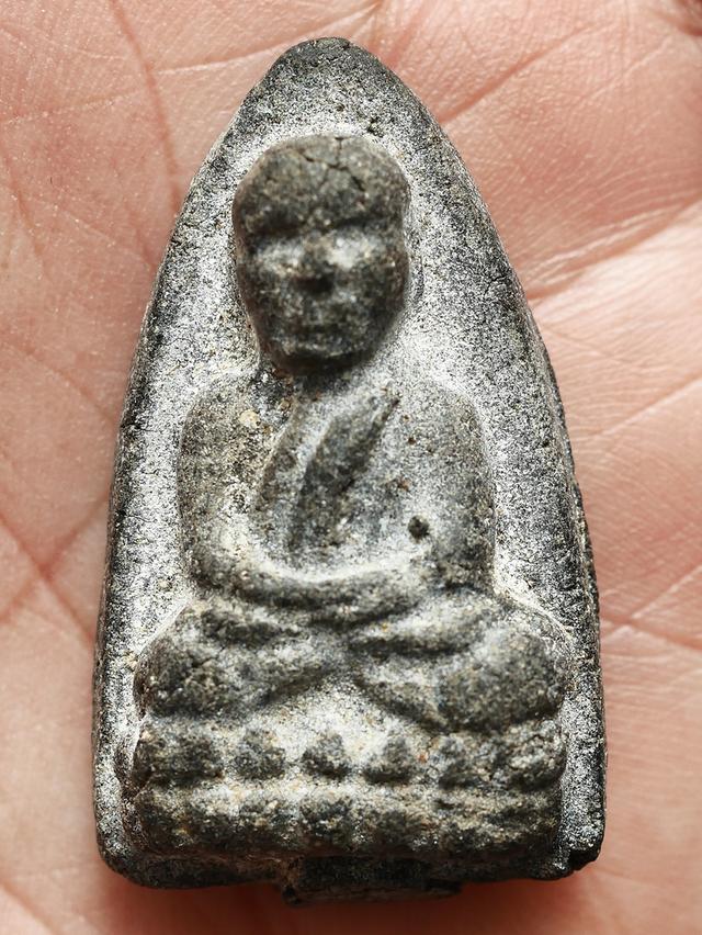 หลวงปู่ทวดเนื้อว่าน รุ่นแรก วัดช้างให้ พิมพ์ใหญ่ ....เก่า เดิมๆ สวยแชมป์ 6