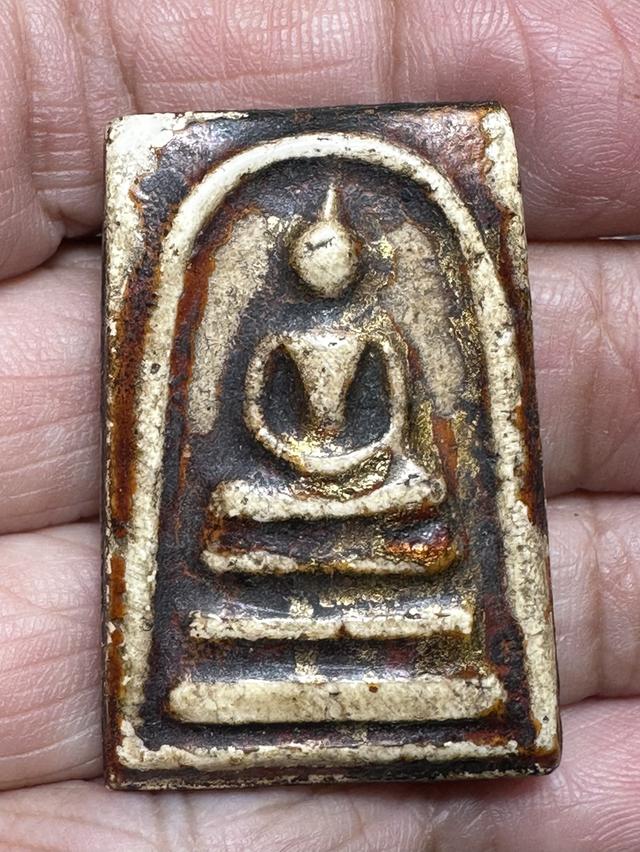 พระสมเด็จพิมพ์ใหญ่ มีคราบลงชาด ทอง เดิม