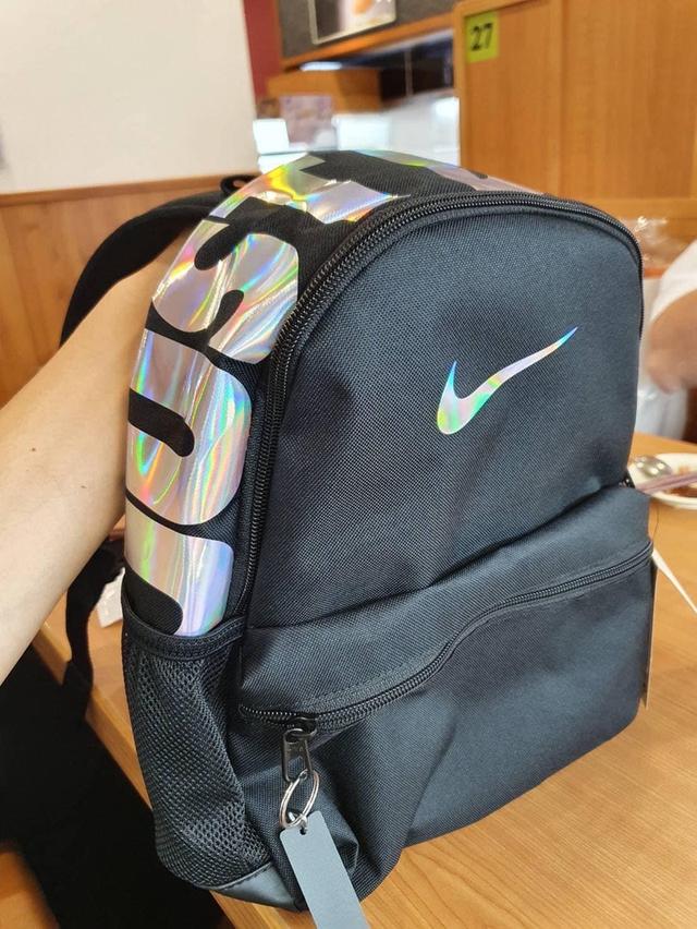 ปล่อยกระเป๋า Nike 1
