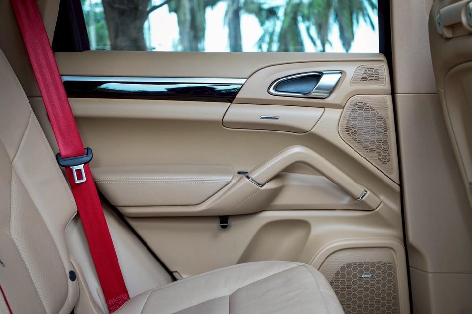 รหัสรถ CBL9339 Porsche CAYENNE 3.0 S Hybrid 4WD AT 2012 12