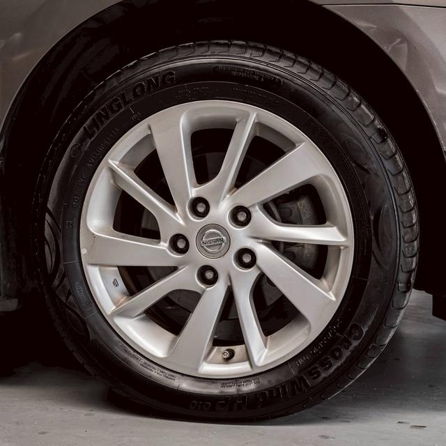 รหัสรถ 67GG2528 NISSAN SYLPHY 1.8V ปี 2013 AUTO 6
