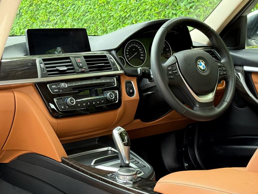 2018 BMW 330e LCI รถมือเดียวออกป้ายแดง รถวิ่งน้อยเพียง 90,000 กม ประวัติศูนย์ครบ รถไม่เคยมีอุบัติเหตุครับ 12