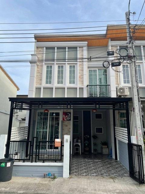 P468 ให้เช่าทาวน์เฮ้าส์ 2 ชั้น โครงการ โกลเด้น ทาวน์ บางนา-สวนหลวง Golden Town Bangna-Suanluang ห้องมุม ไม่รับสัตว์เลี้ยง เหมาะอยู่อาศัย