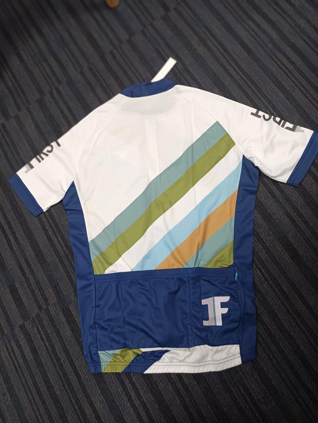 เสื้อปั่นจักรยาน First Cycling แท้ ไซส์ L ใหม่ รูปที่ 5