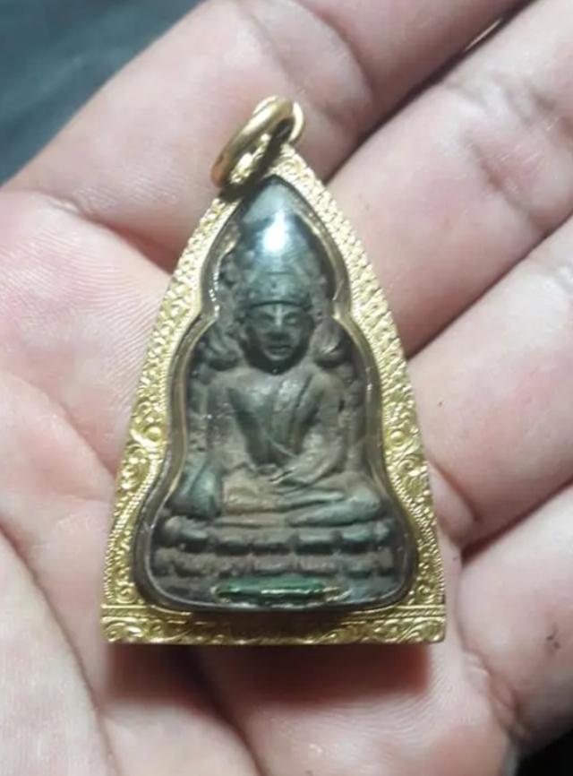 พระเลี่ยมทอง