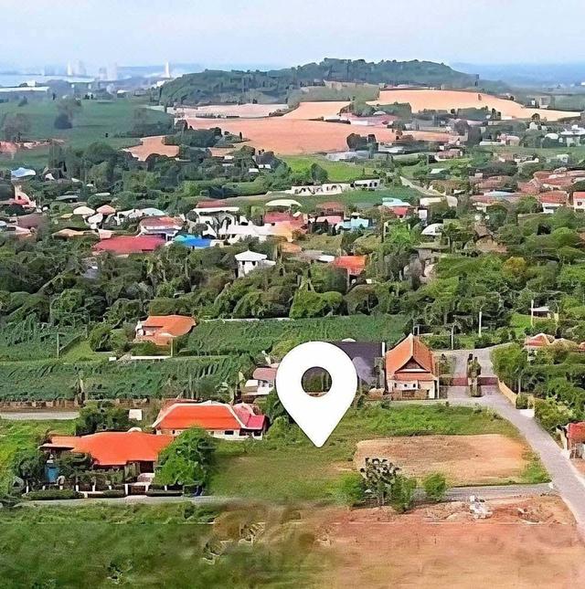 ขายที่ดินเปล่า แปลงสวยติดถนนสองด้าน บางเสร่ ชลบุรี 1