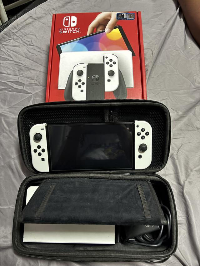 Nintendo switch. 2