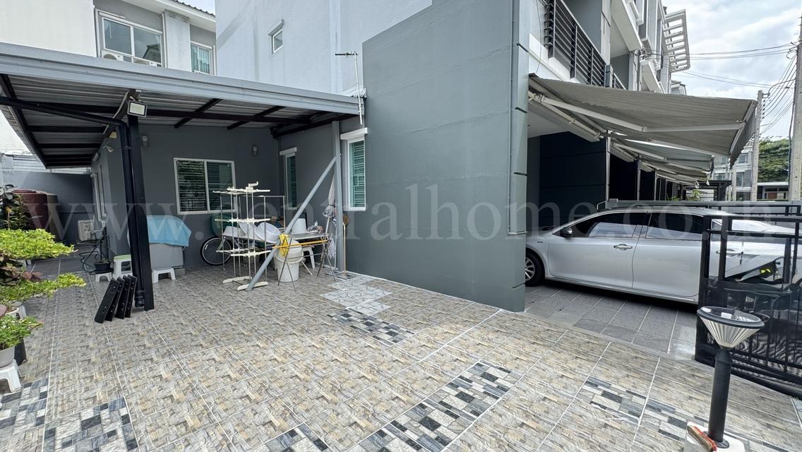ทาวน์โฮม 3 ชั้น บ้านกลางเมือง รัชดา - วงศ์สว่าง หลังริม  3