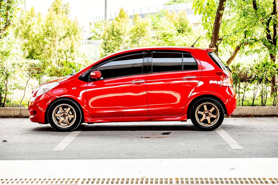 Toyota Yaris 1.5E ปี 2006 เกียร์ Auto สีแดง  9