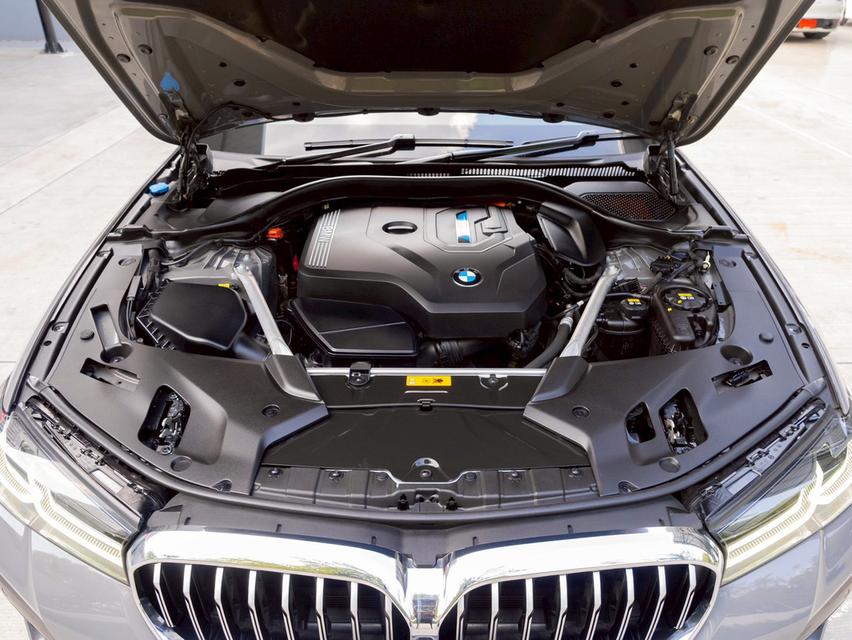 รหัสรถ 12AT2324 BMW 530e 2.0 M Sport ( G30 ) LCI ( CDK ) | ปี : 2022 19