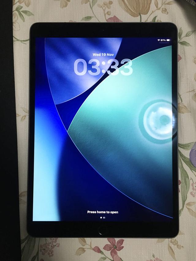 2 เครื่อง iPad AIR 3 WiFi+CELLULAR (อัปเดตเป็น iPadOS 26.1)