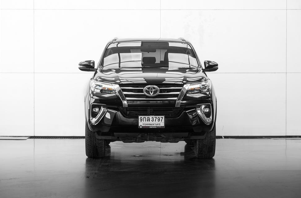 2020 TOYOTA FORTUNER 2.4 V 2WD SUV สีดำ เลขไมล์ 85055 กม.