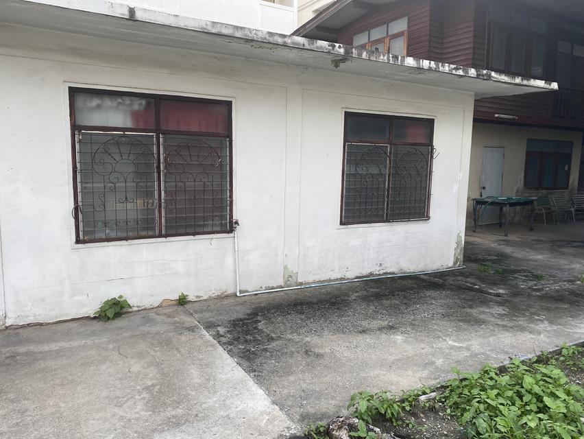 ขายที่ดินพร้อมบ้าน 123 ตรว. 12
