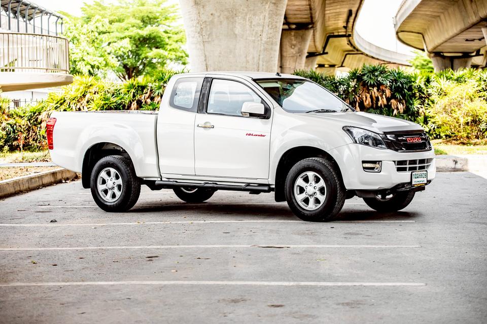 Isuzu D-Max Hi-Lander Cab 2.5 VGS Z ท๊อป ปี 2015 เกียร์ธรรมดา สีขาว