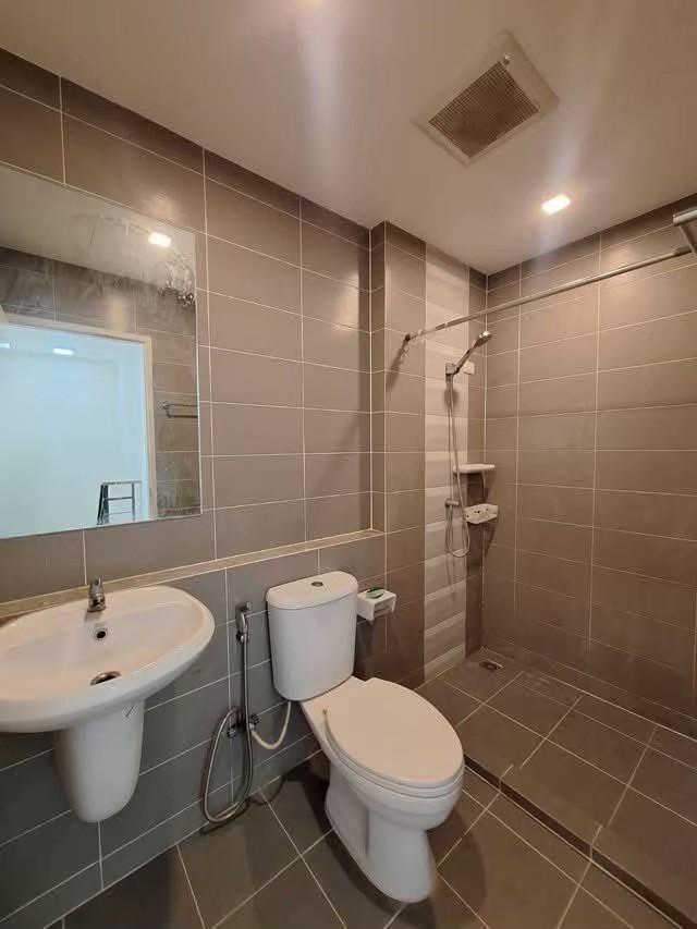 ทาวน์เฮ้าส์ 2 ชั้น หลังริม 7