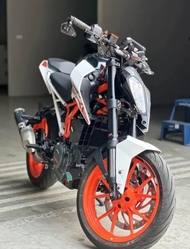 มอเตอร์ไซค์สภาพนางฟ้า KTM Duke 390 2