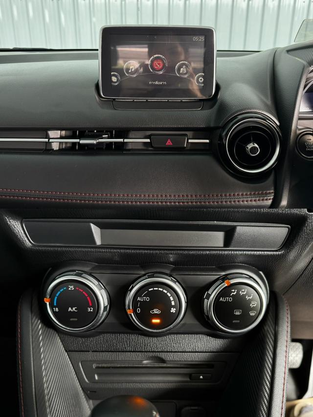 รถบ้าน ผ่อน5,xxx Mazda2 1.3High Connect เบนซิน 10
