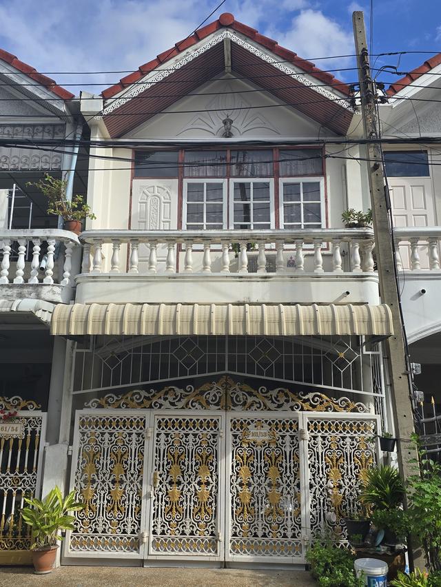 ขายบ้านทาวน์เฮ้าส์ 2 ชั้น 17ตรว. ต่อเติมเต็มพื้นที่  1