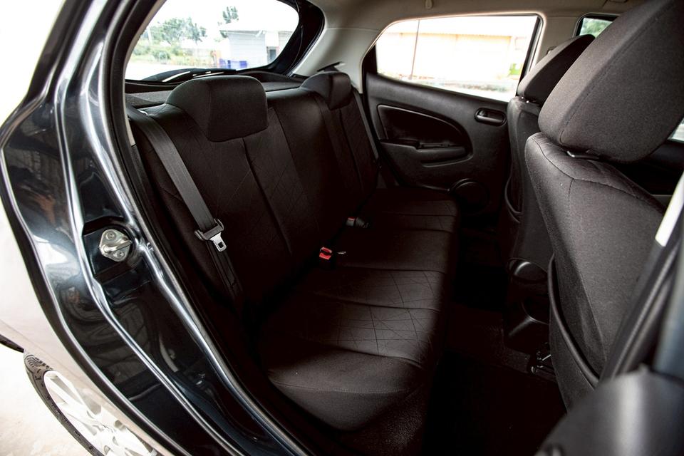 Mazda2 1.5 Groove Sport ปี 2013 สีเทา มือเดียวป้ายแดง 14