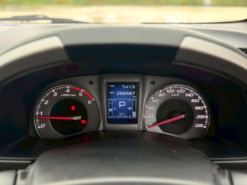 ISUZU MUX Y 14 Wagon 4dr 7st Auto 5sp RWD 2.5DCT(VGS,DVD) สีขาว ออโต้  15