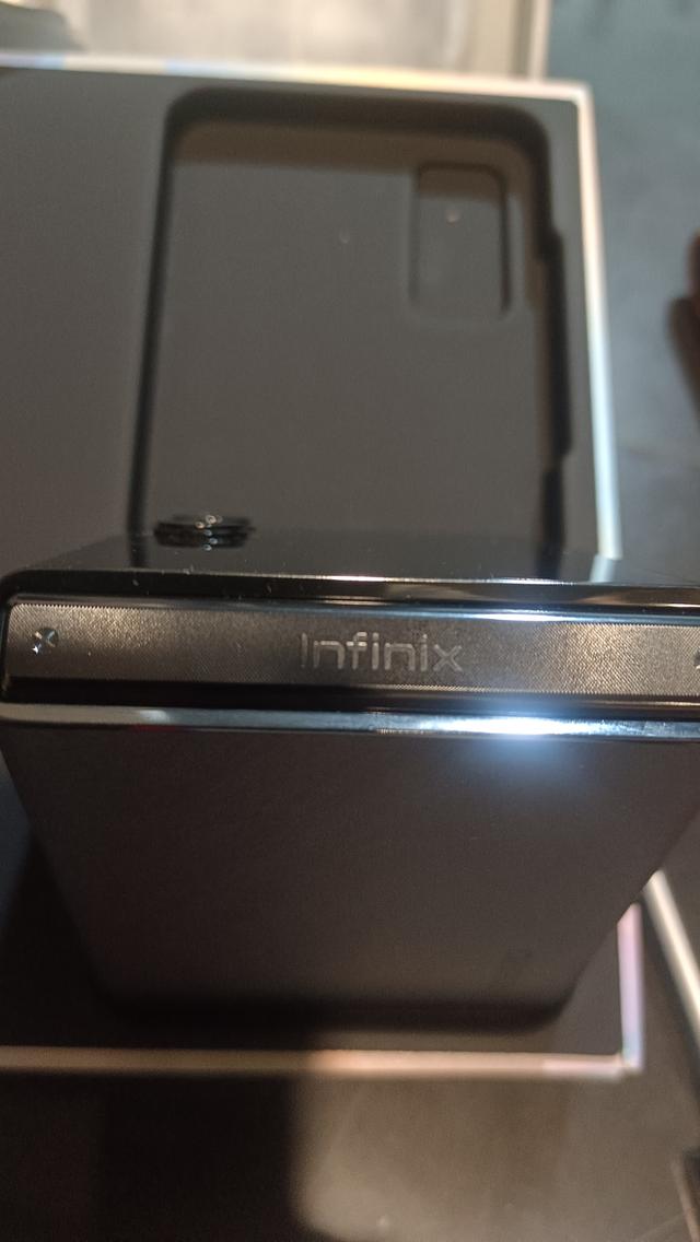 โทรศัพท์มือถือ infinix zero flip 512GB ram 16GB 7