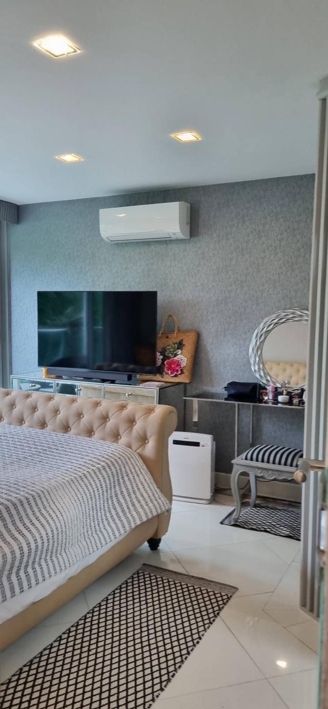 Laguna Heights Condominium 4