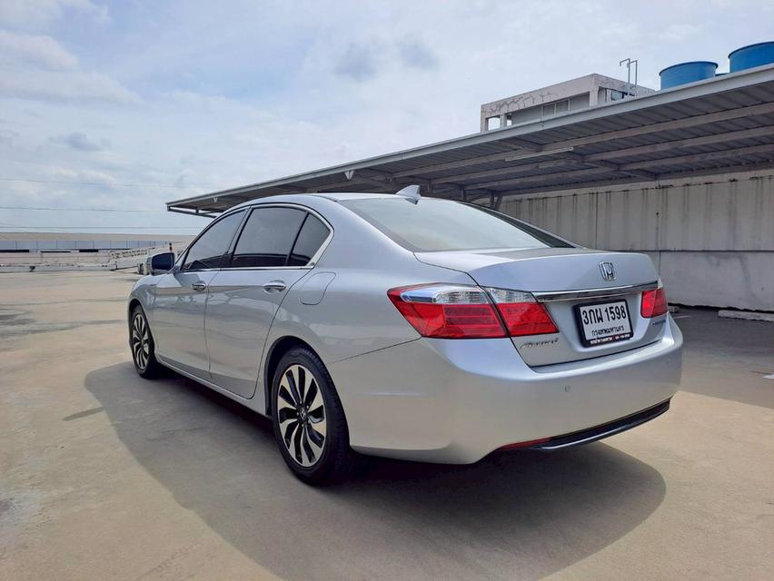 HONDA ACCORD G9 2.0 HYBRID ปี2014 สีเทา รถสภาพสวยเดิมๆไม่เคยมีอุบัติเหตุเข้าศูนย์ตลอด ประวัติดี