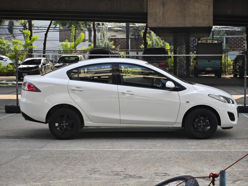 Mazda-2 1.5 Sedan AT ปี 2011 3