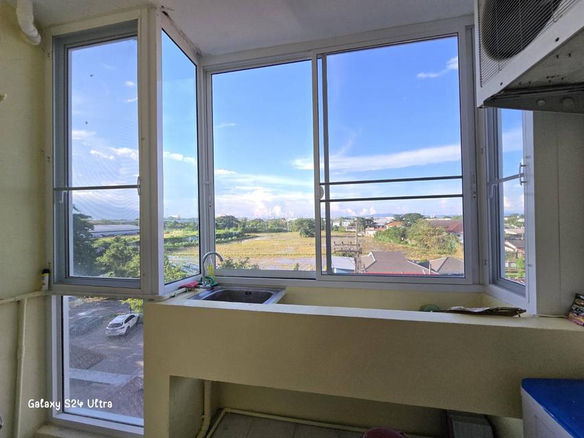 ค่าเช่าเดือนละ 5,500 รวมส่วนกลางแล้ว ค่าไฟจ่ายตามจริง สัญญา 1 ปี จ่าย 10,500 เข้าอยู่ได้เลย เฟอร์นิเจอร์ครบ ทีวี ตู้เย็น เครื่องซักผ้า ตู้เสื้อผ้า ห้อ 5