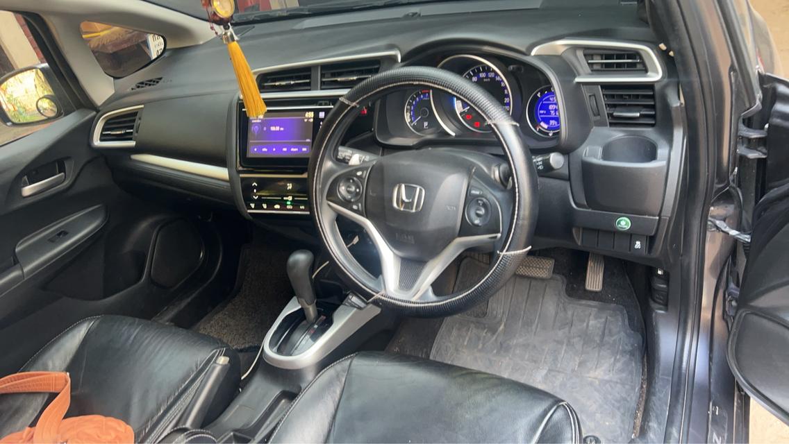 รถยนต์ฮอนด้าแจส GK สีเทา 1.5 RS+ CVT