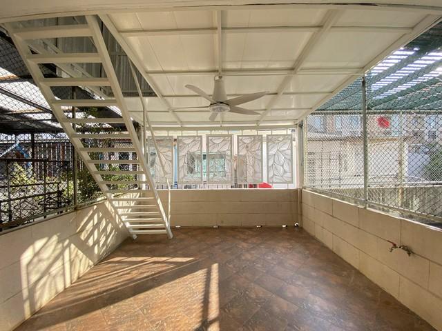 ให้เช่าทาวน์โฮม 5 ชั้น รีโนเวทใหม่ ทำเลทอง ย่านปทุมวัน ใกล้สยาม MBK เพียง 300 เมตร จาก BTS สนามกีฬา **เหมาะอยู่อาศัยหรือ 6