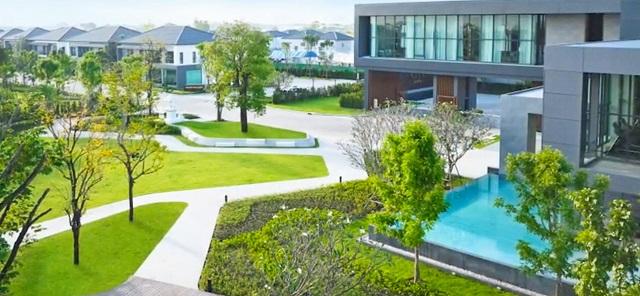 ถ.บางนา-ตราด MEGAบางนา 700ม. MRT ศรีลาซาล 4.4 กม.ให้เช่าบ้านใหม่สุดหรู 2 ชั้น 80ตร.วา. 330ตร.ม. หรูหรา พร้อมเฟอร์ฯ 6แอร์ 1