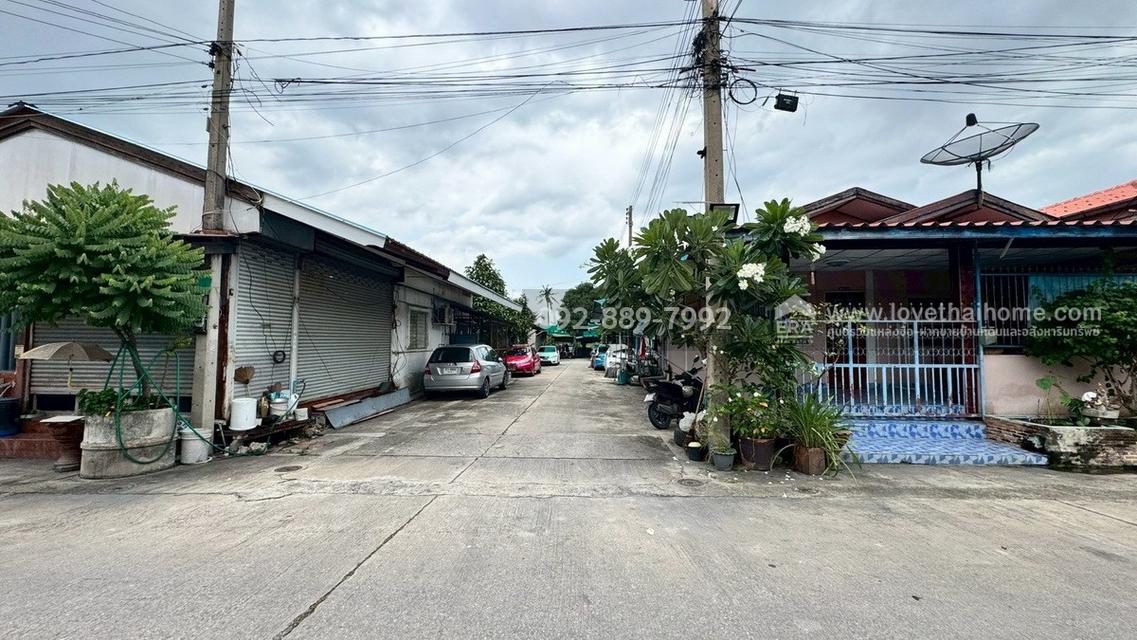 ขายทาวน์เฮ้าส์ หมู่บ้านหรรษา เพชรเกษม93 ซอยเพชรเกษม93 พื้นที่ 32.6 ตรว. ราคาถูกสุดในโครงการ ใกล้แม็คโคร อ้อมน้อย 4