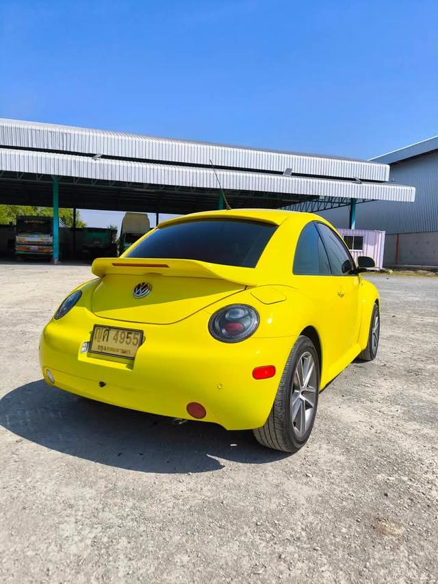 Volkswagen Beetle สีเหลือง 4