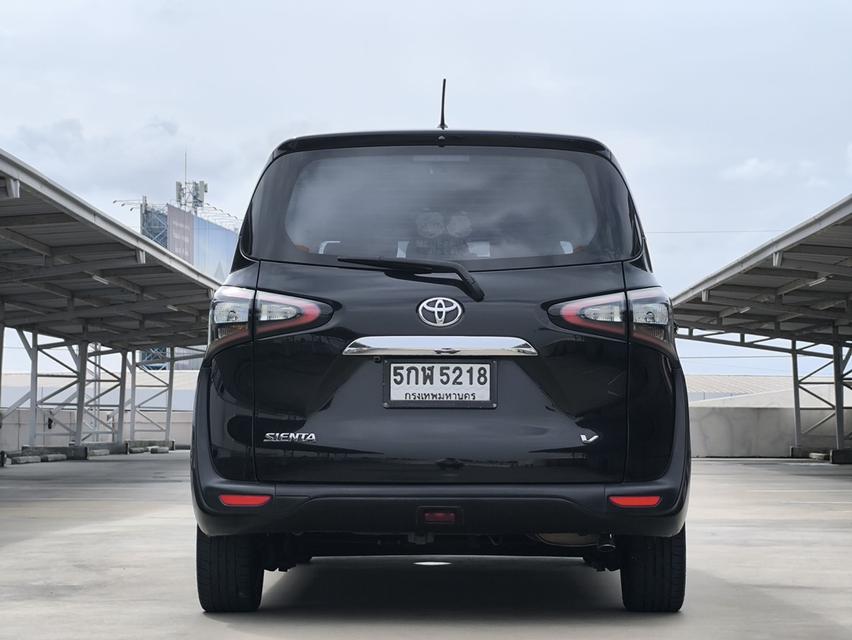 TOYOTA SIENTA 1.5V 2016
