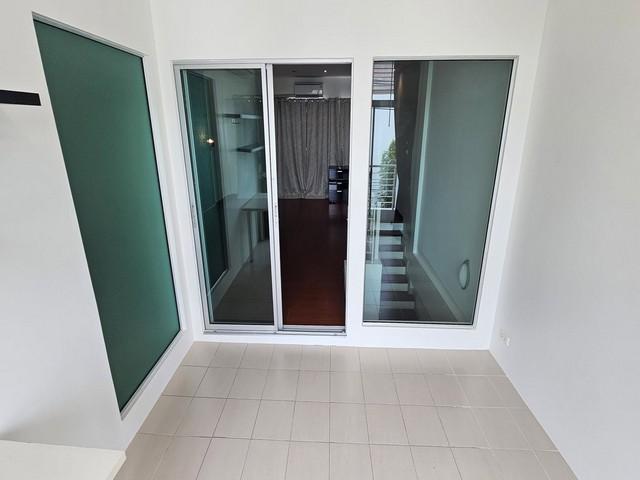 ขายทาวน์โฮม โครงการ บ้านกลางเมือง เออร์บาเนี่ยน สุขุมวิท 113 (Baan Klang Muang Urbanion Sukhumvit 113) หน้าคลับเฮาส์ วิวสวน รีโนเวทใหม่ทั้งหลัง 15