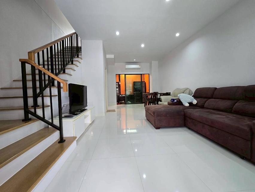 ให้เช่า ทาวน์โฮม 3 ชั้น หมู่บ้านกลางเมือง ลาดพร้าว-เสรีไทย ซอยเสรีไทย 52 ถนนเสรีไทย แขวงคันนายาว เขตคันนายาว กรุงเทพมหานคร 5