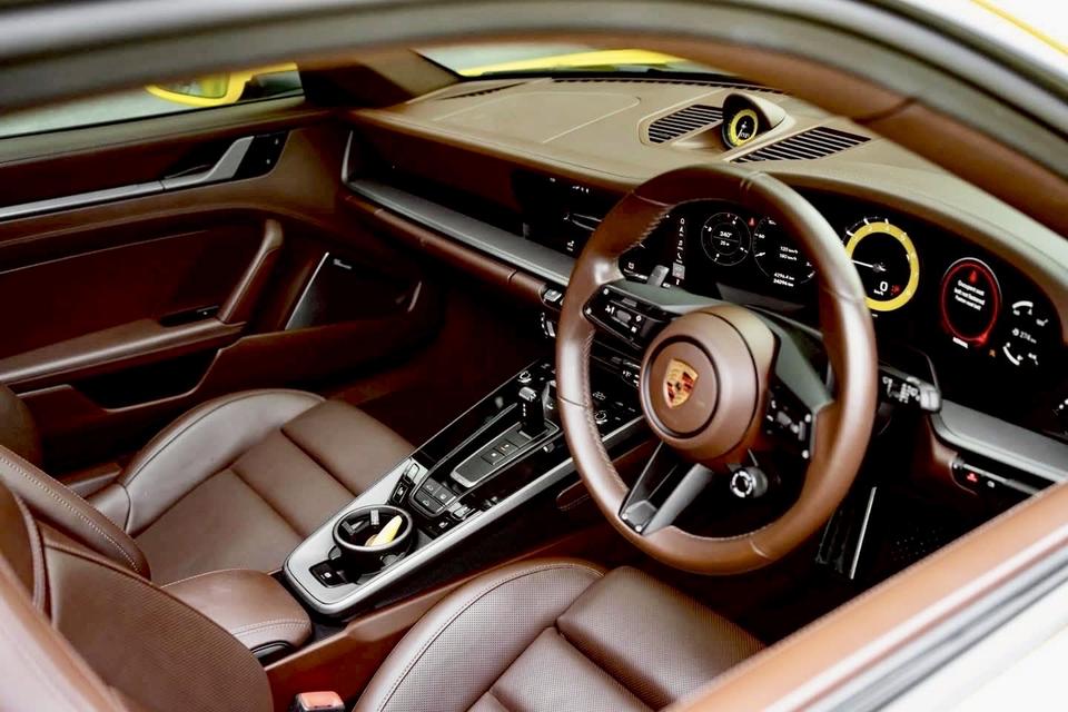 Porsche 911 Carrera S (992) 3