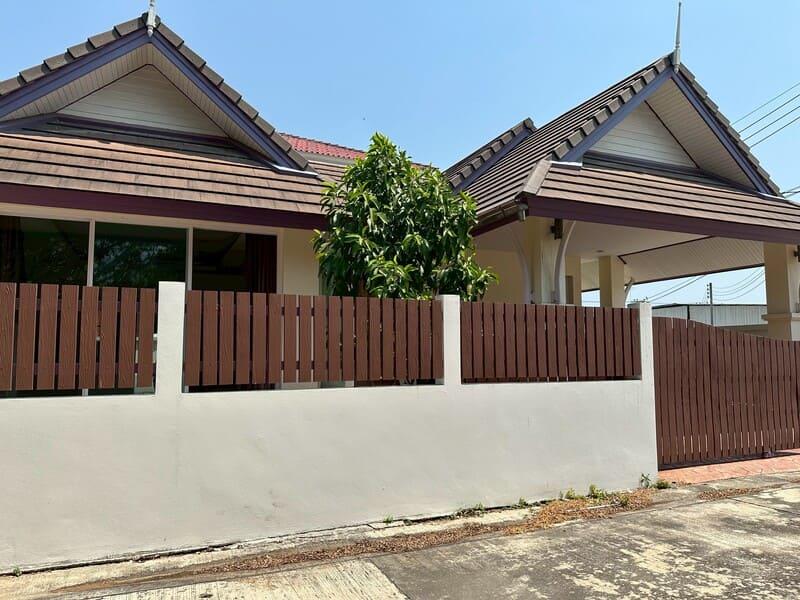 ขายบ้านเดี่ยวชั้นดียว พื้นที่ 60 ตารางวา 3 ห้องนอน 2 ห้องน้ำ 1 ห้องโถงใหญ่ 2