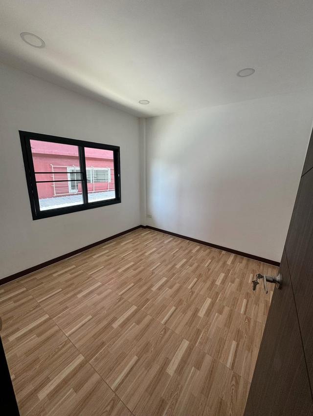 ทาวน์เฮ้าส์หลังริม บางกรวย-ไทรน้อย หมู่บ้าน ศรีประจักษ์ 5 7